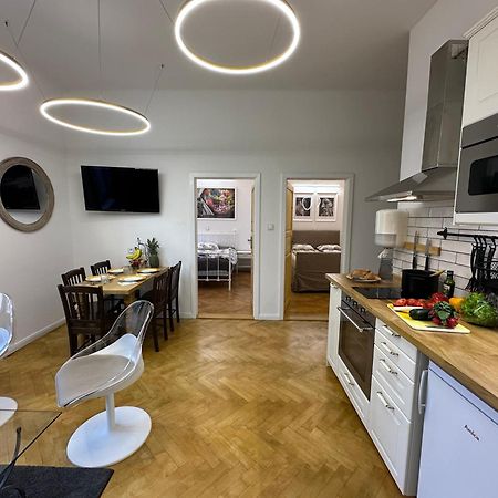 Karlin Oasis 2-Bedroom Apartment 프라하 외부 사진