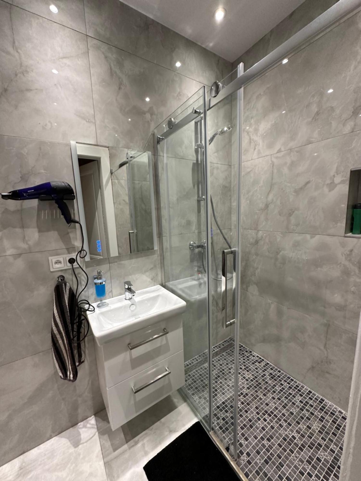Karlin Oasis 2-Bedroom Apartment 프라하 외부 사진