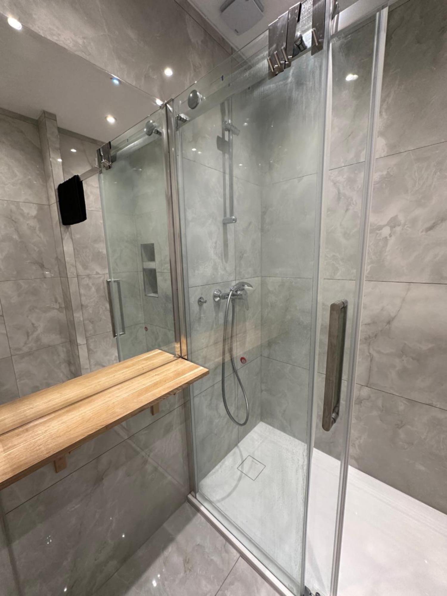 Karlin Oasis 2-Bedroom Apartment 프라하 외부 사진