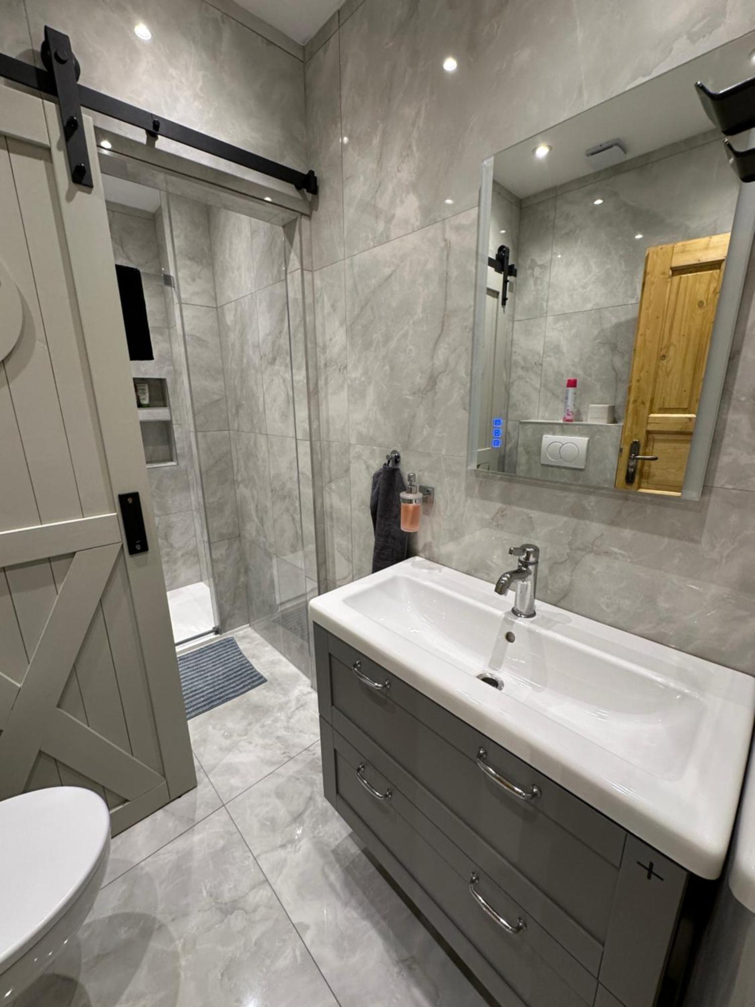 Karlin Oasis 2-Bedroom Apartment 프라하 외부 사진