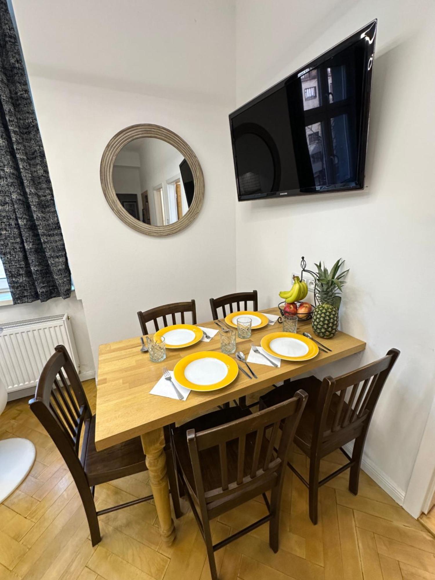 Karlin Oasis 2-Bedroom Apartment 프라하 외부 사진