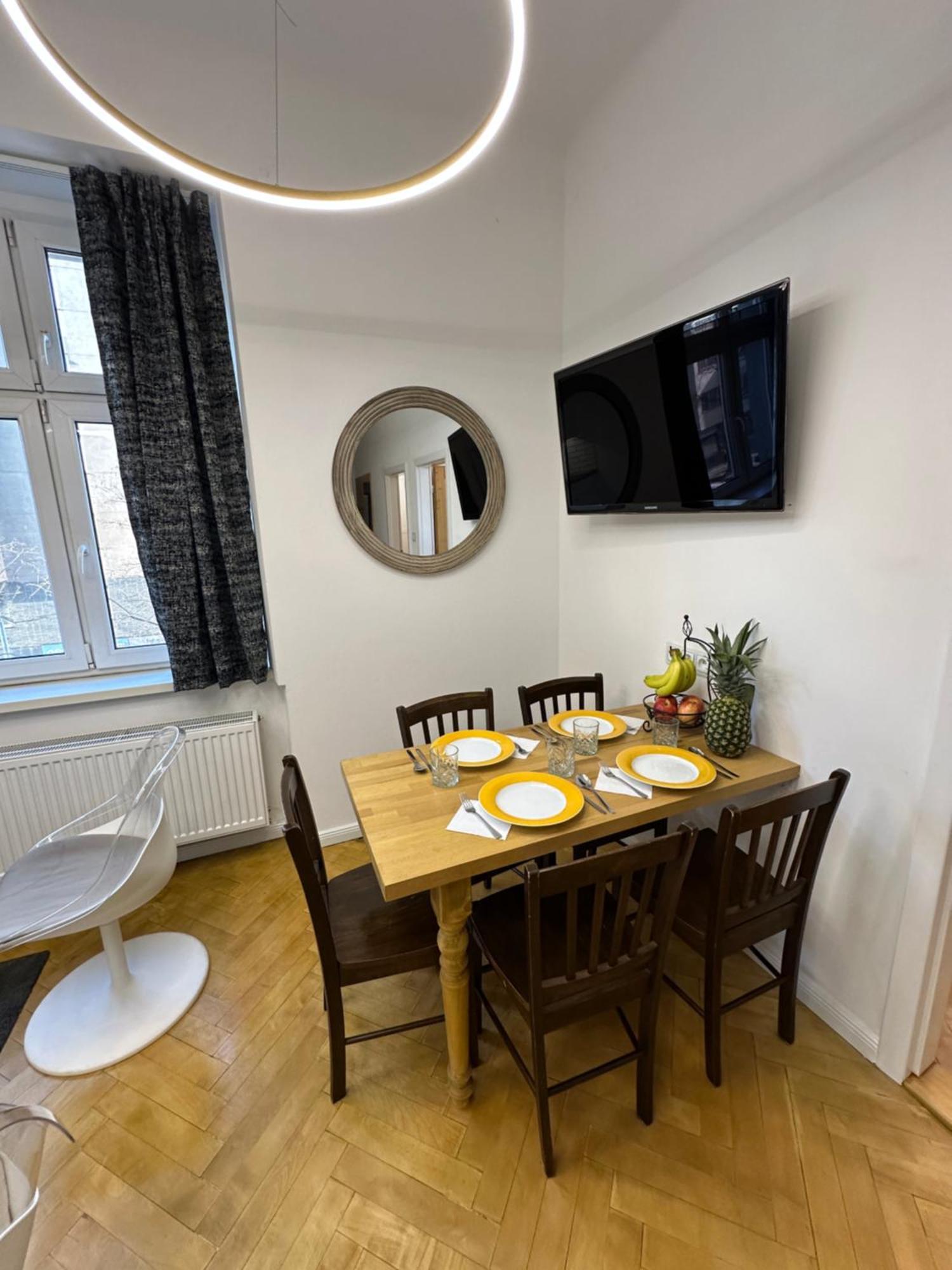 Karlin Oasis 2-Bedroom Apartment 프라하 외부 사진