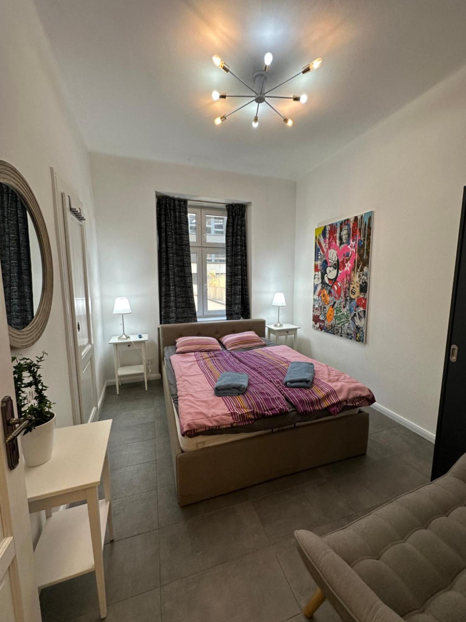 Karlin Oasis 2-Bedroom Apartment 프라하 외부 사진