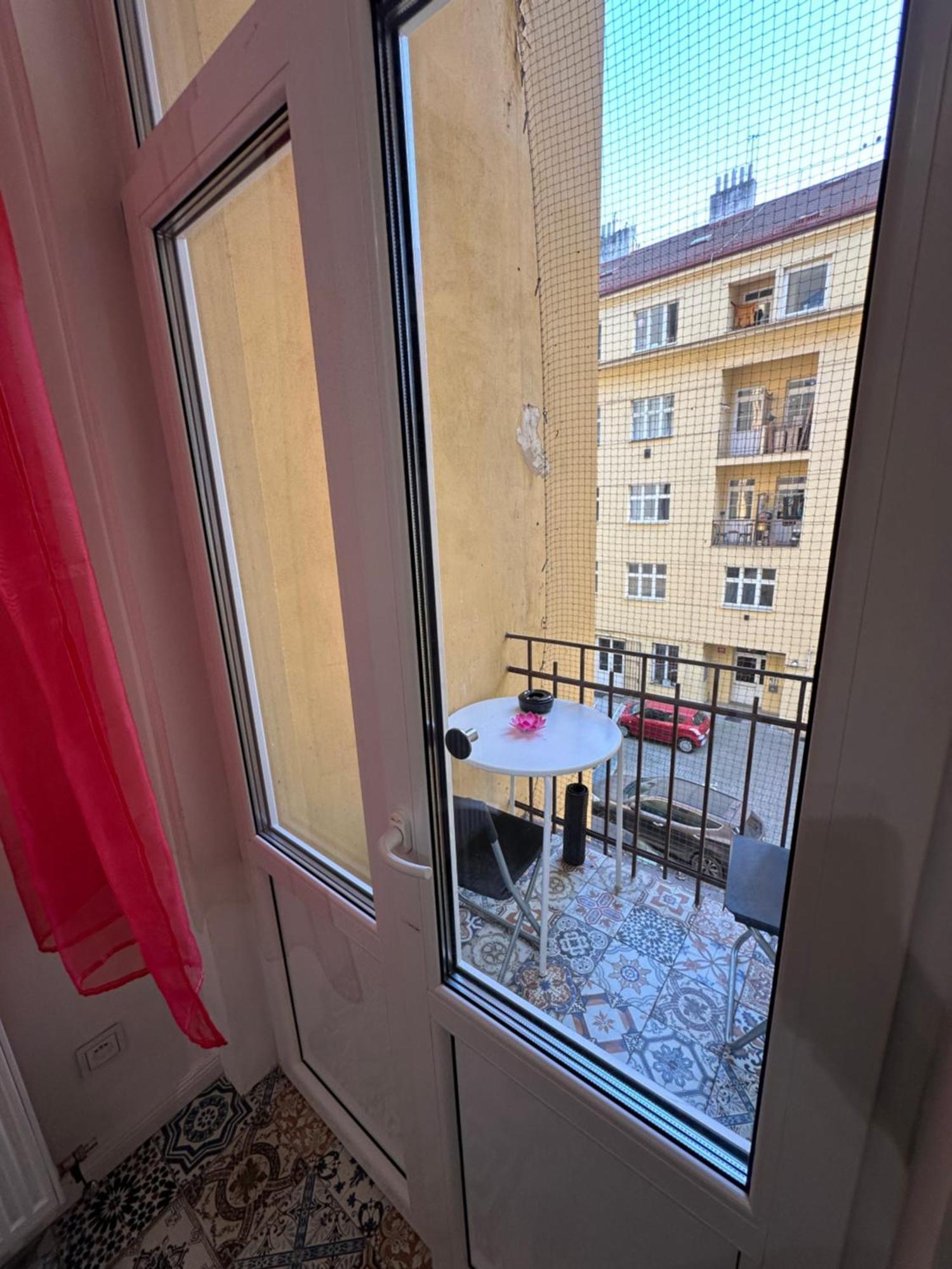 Karlin Oasis 2-Bedroom Apartment 프라하 외부 사진
