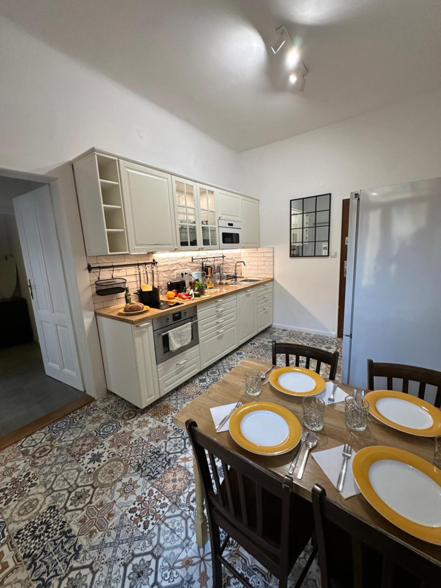 Karlin Oasis 2-Bedroom Apartment 프라하 외부 사진